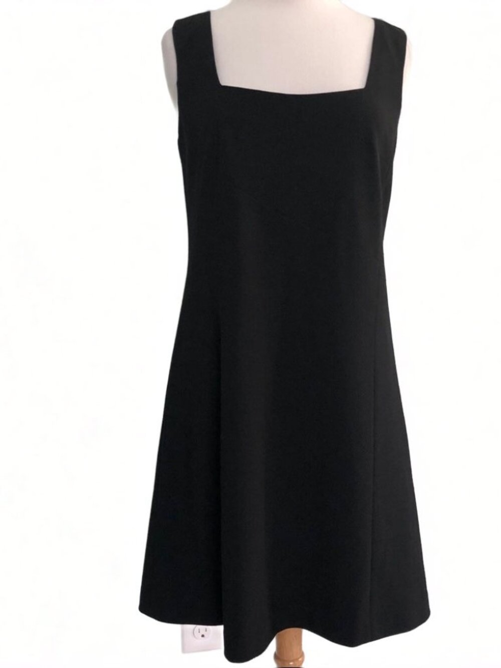 Kay Unger LBD dress